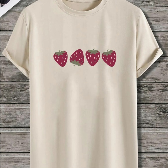 Tops - Strawberry Graphic Cream T-Shirt